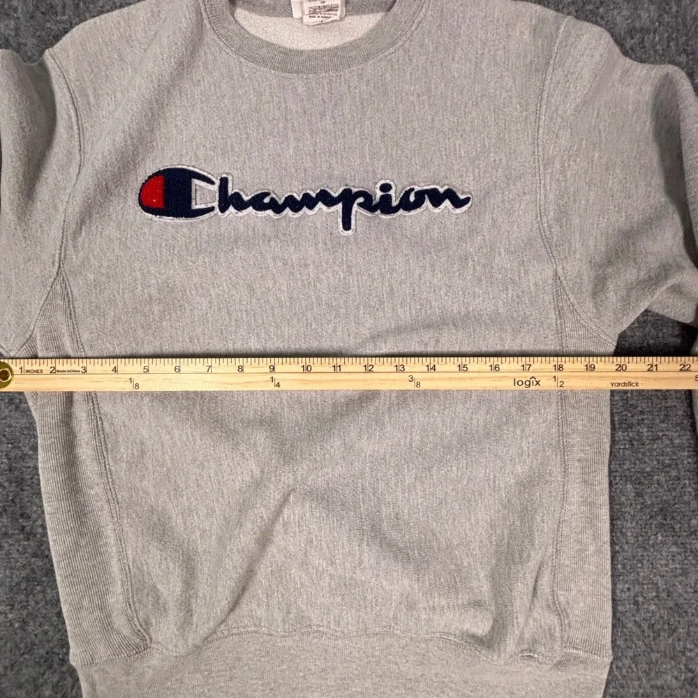 Champion VTG Reverse Weave Sweatshirt Mens Small Gray Logo Pullover Crewneck